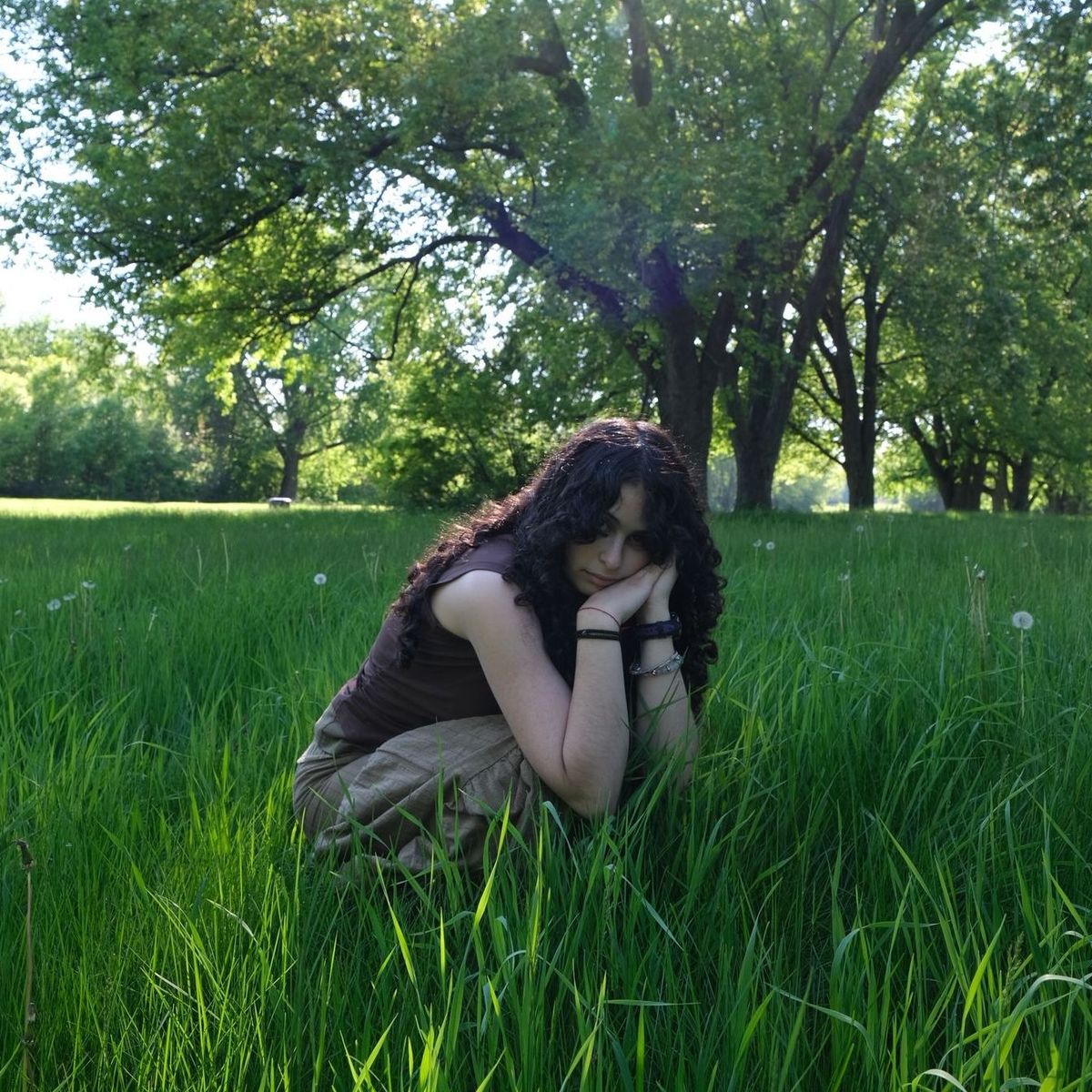 Libby Ember Illuminates Shadows with Debut Single “Alibi”