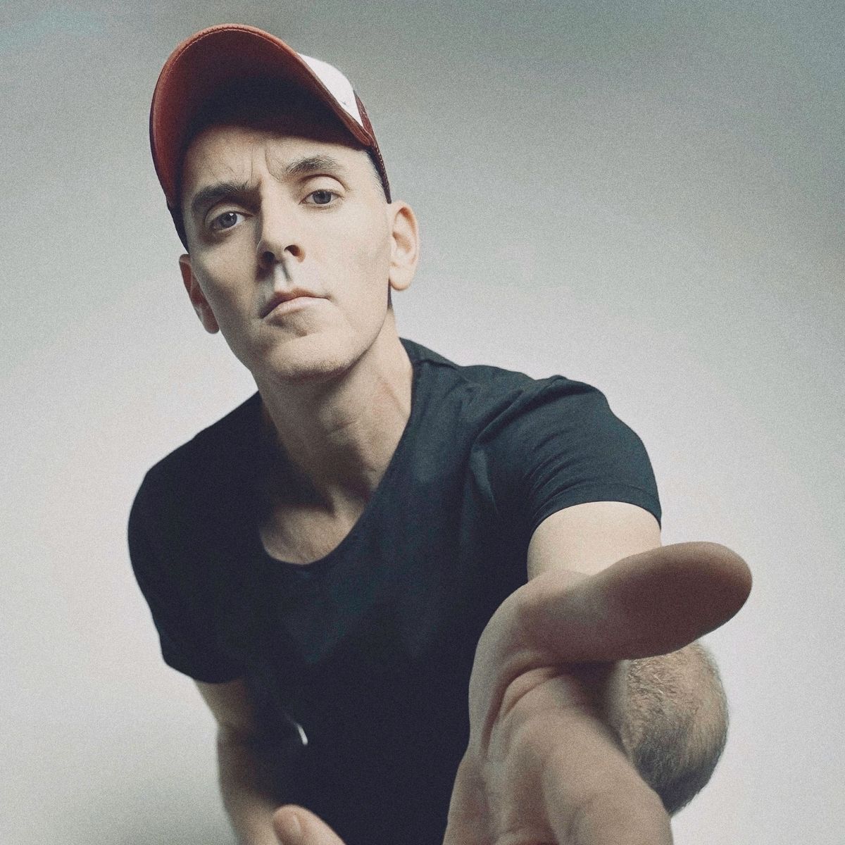Heron Unveils Mesmerizing Single “Dead To It”