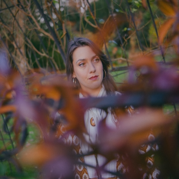 Jodie Austen’s “Anyway”: A Soulful Anthem of Resilience