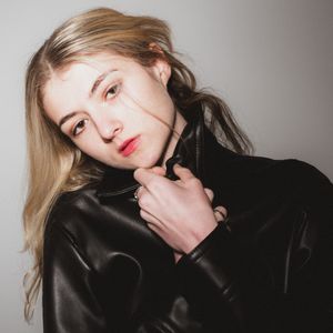 Ava Valianti Steps Forward Boldly with “Sophomore Slump”