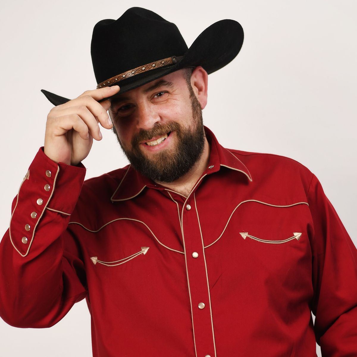 The Cockney Cowboy Turns Childhood Memories Into a Country Earworm on “Waterloo Road”