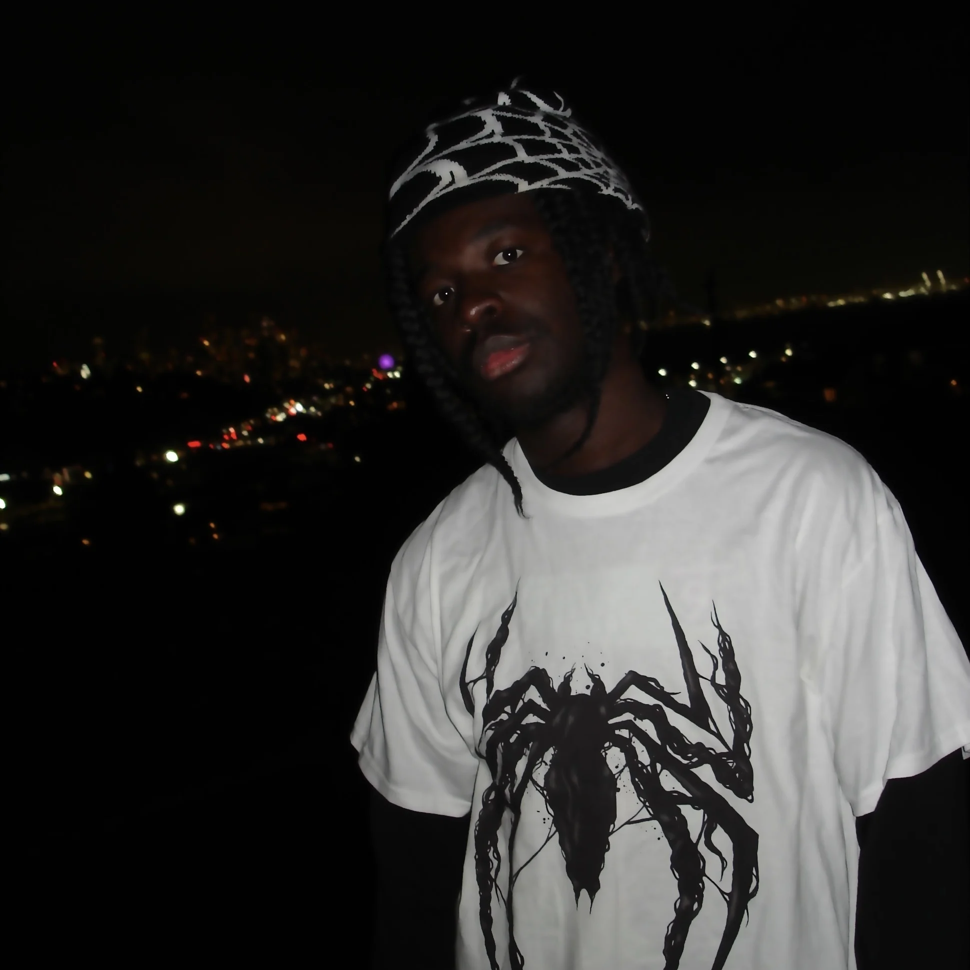 Kojo Kay Finds a Sharp, Restless Center on “RIGHT HERE”