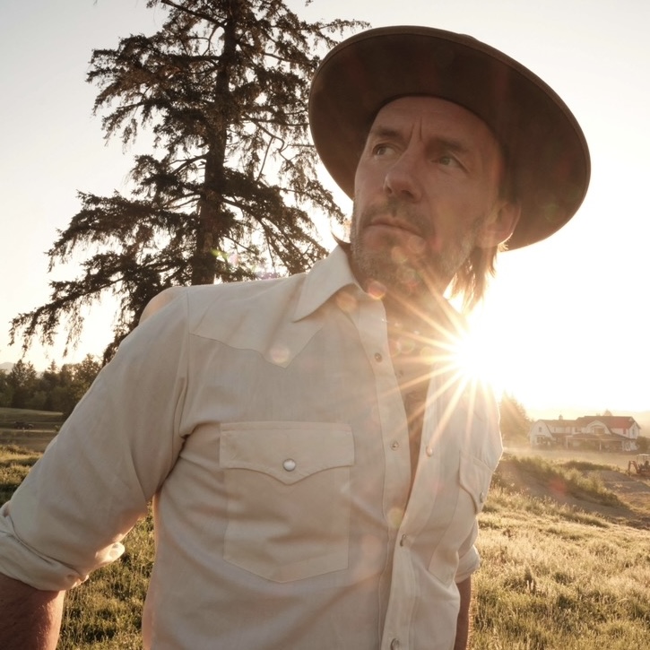 Clayton Bellamy Keeps Tom Petty Close