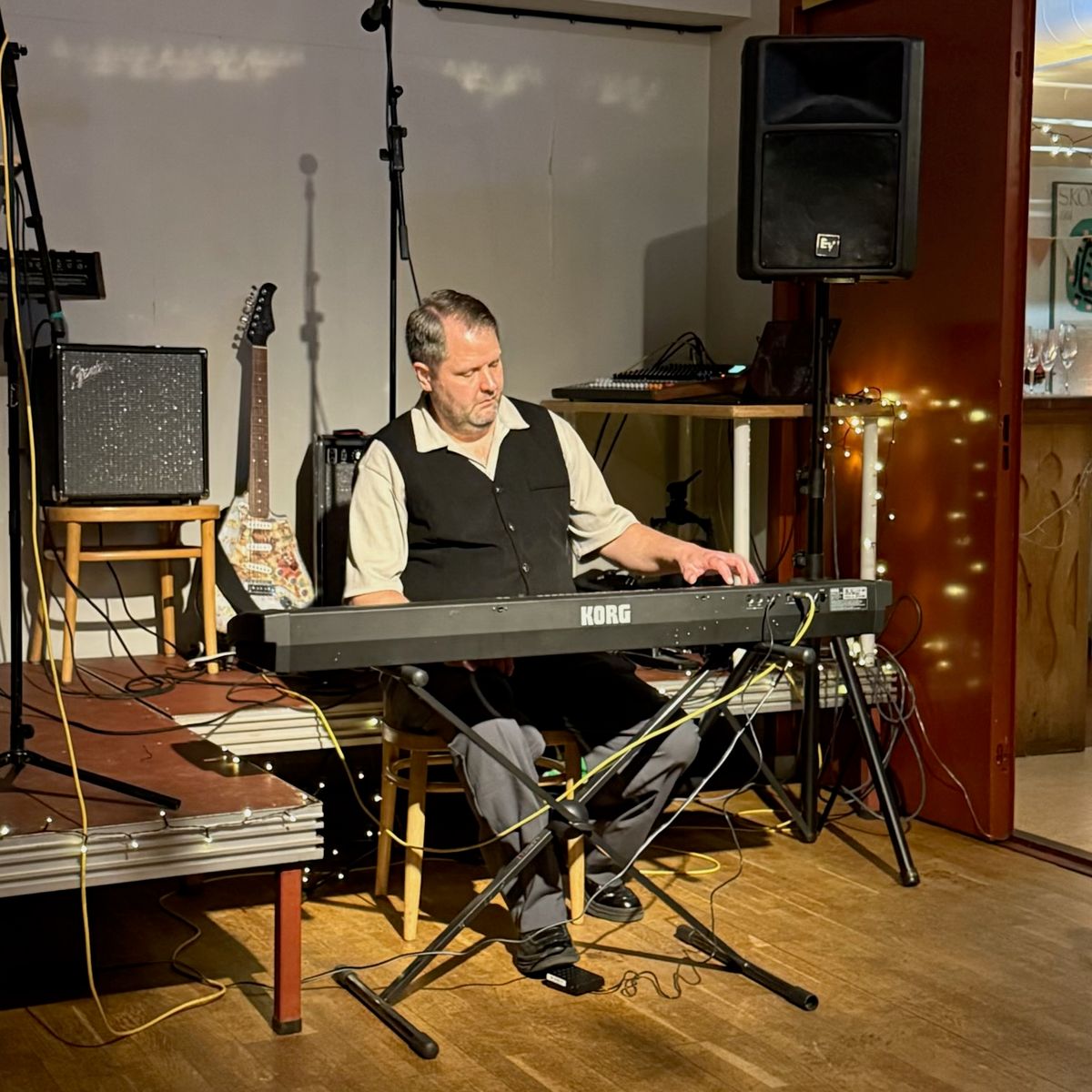 Jack Agdur Finds a Human Voice in the Quiet of “Arche Dream”